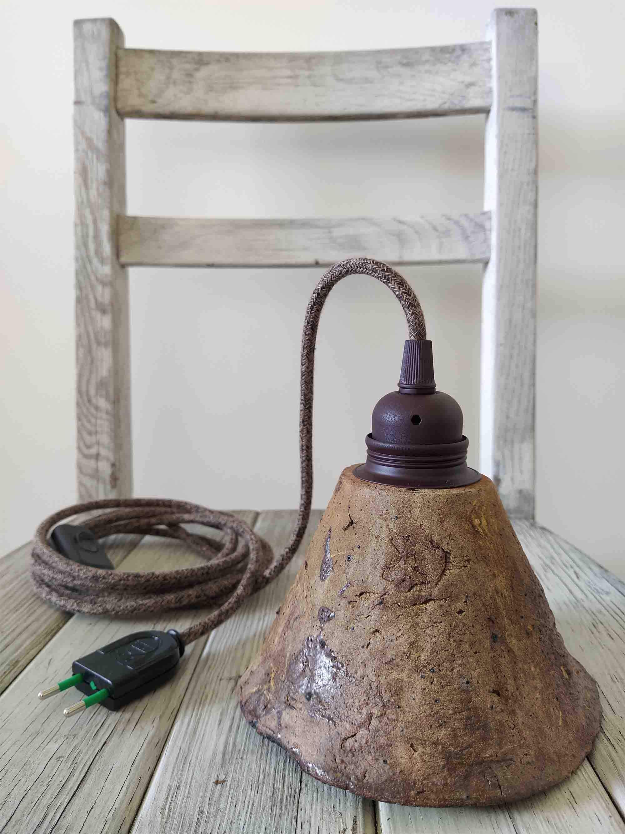 Lampe de chevet Wabi sabi unique en terre cuite