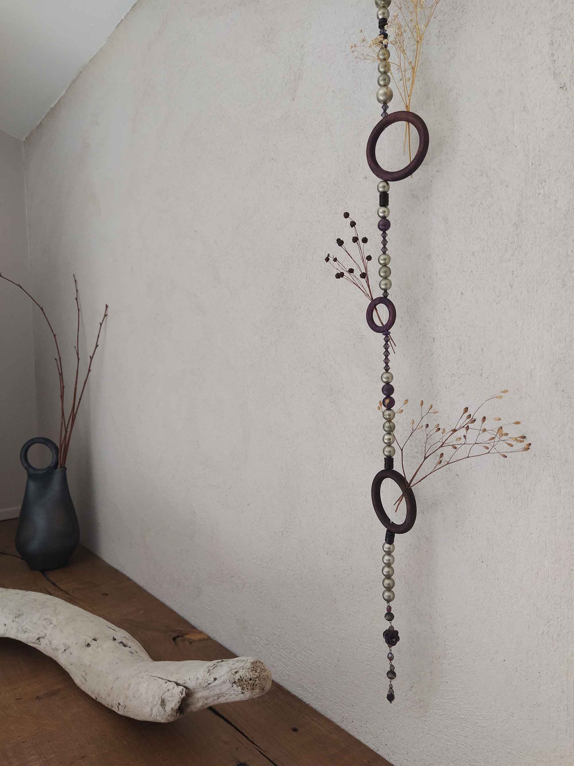 Collection Ronde des fleurs, porte fleur mural romantique à suspendre, artisanale et upcyclée