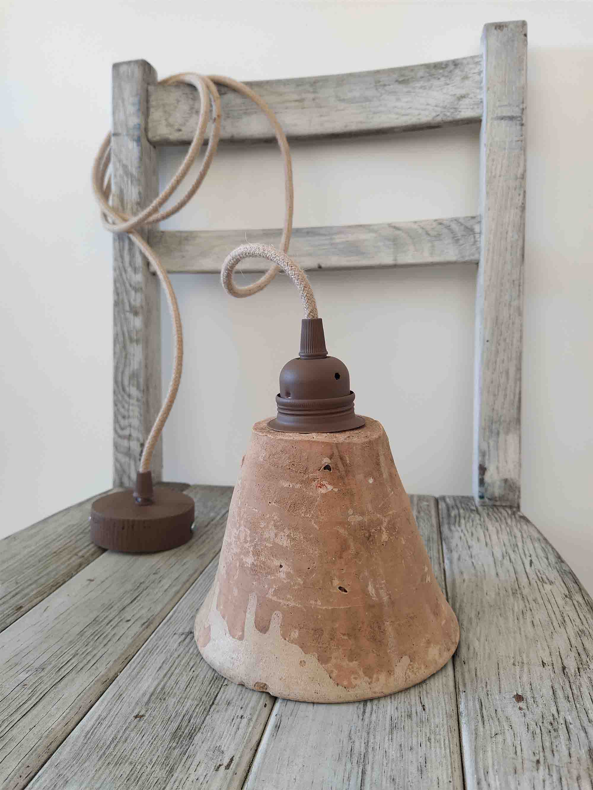 luminaire suspension électrifiée wabisabi en terre cuite