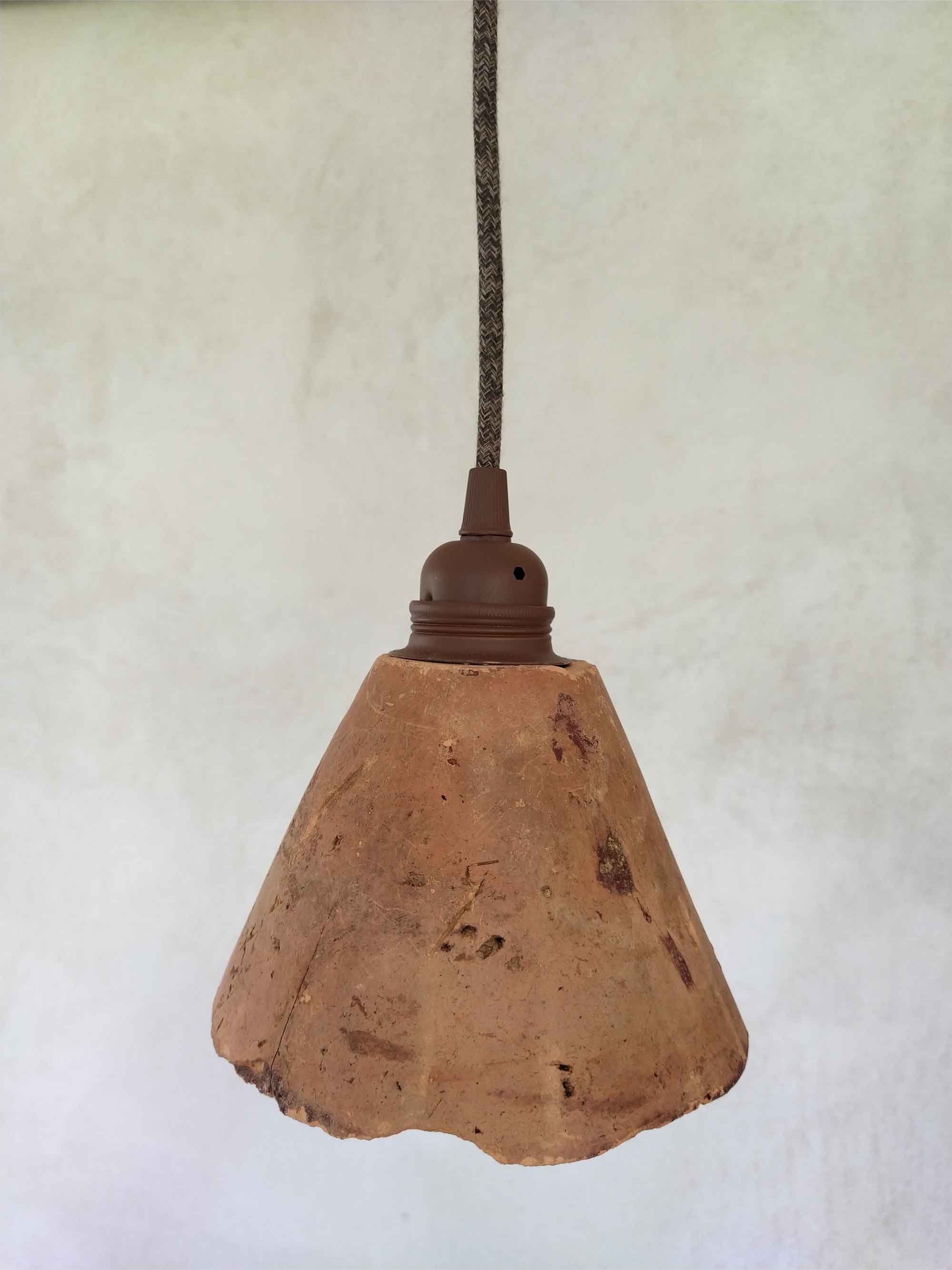 Suspension luminaire en terre cuite ancienne